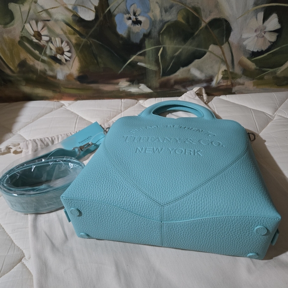 Tiffany & Co. Please Return to Tiffany Blue Medium Heart Bag - Picture 3 of 5